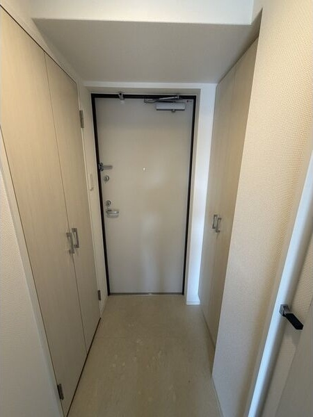 セレニテ本町グランデの玄関