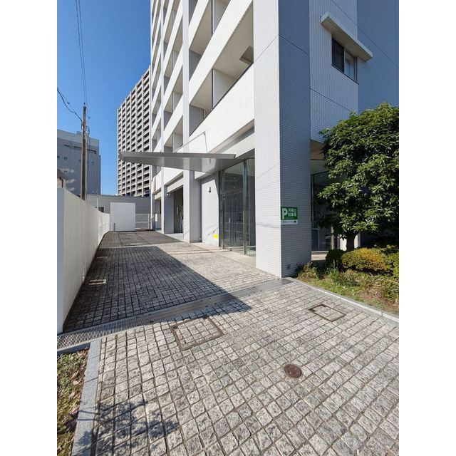 アーデン町田のエントランス