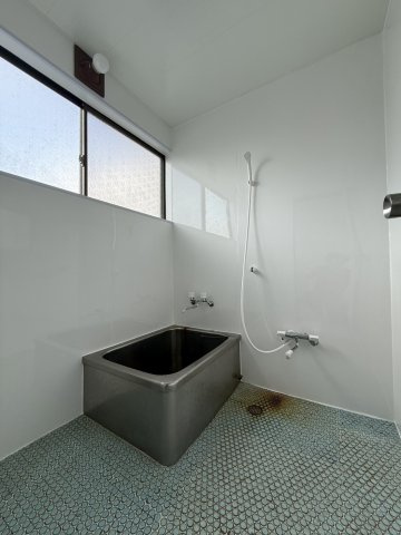駅近平屋暮らし×リノベで生まれ変わった鹿島町の家の浴室|きれいなお風呂です