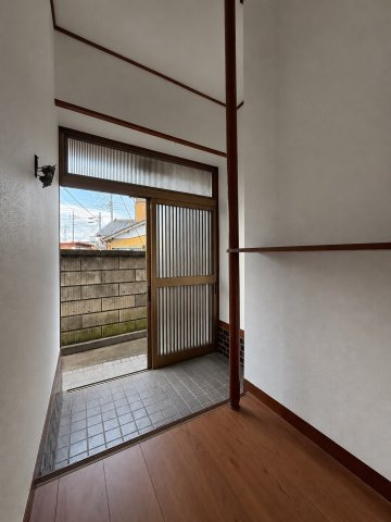 駅近で平屋暮らし×リノベで生まれ変わった鹿島町の家の玄関|きれいな玄関です
