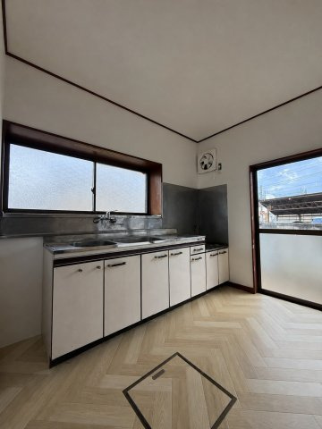 駅近で平屋暮らし×リノベで生まれ変わった鹿島町の家のキッチン|使いやすいキッチンです