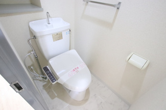 温水洗浄便座付きのトイレ！