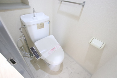 温水洗浄便座付きのトイレ！