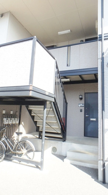 建物への入口！