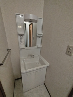 洗髪洗面化粧台付きです