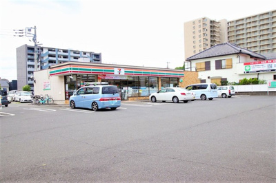 セブンイレブン大井うれし野店まで120ｍ