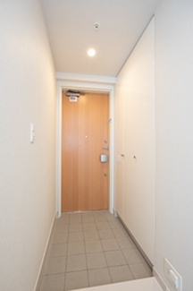 【玄関】 | メルクマール京王笹塚レジデンス | ※写真は同タイプ住戸です。
