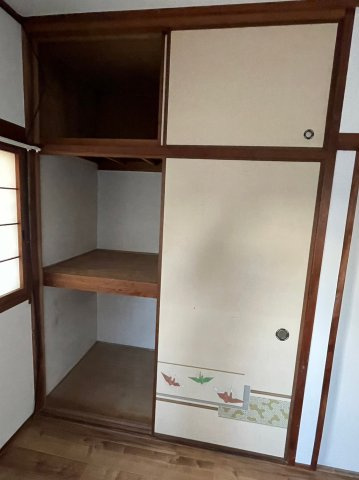 鳴神戸建　115-21の収納