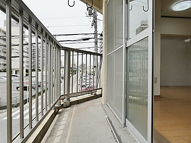 富善ビルのバルコニー