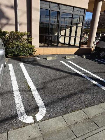 プティネージュの駐車場