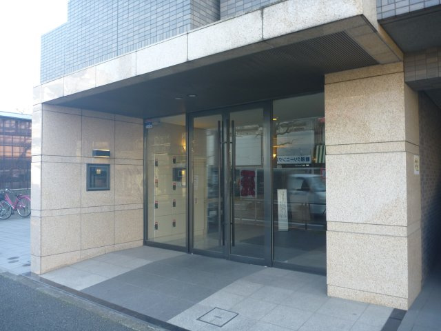 ルーブル中野沼袋のエントランス