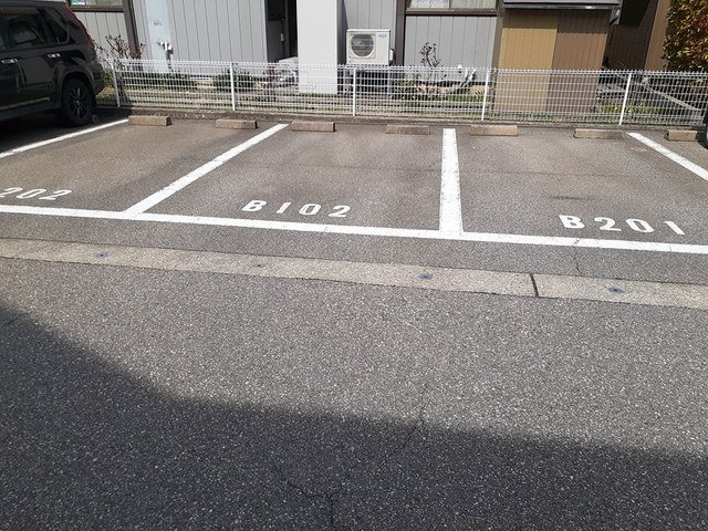 ソレアード７１Ｂの駐車場|駐車場です