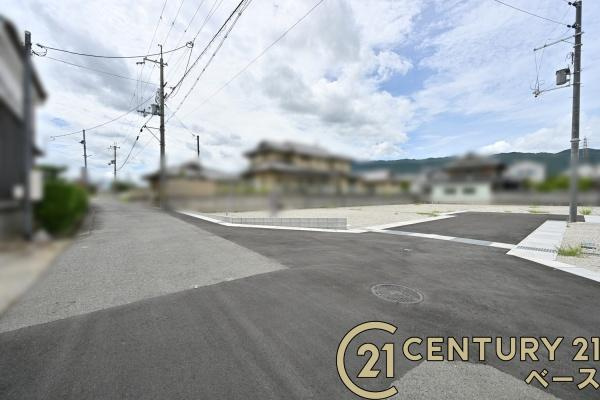 葛城市西室の売地の前面道路含む現地写真|■現地撮影写真■近鉄新庄駅まで徒歩５分！ぜひお気軽にお問い合わせください！