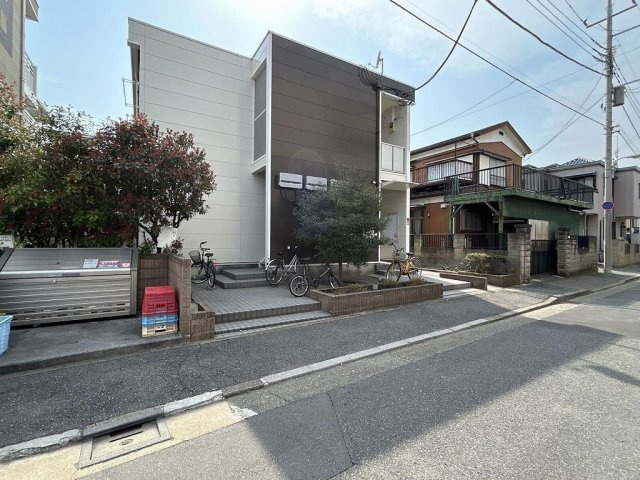 レオパレスラギの外観