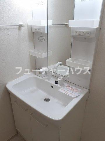 ゴールデンベア　イーストの洗面所|忙しい朝には欠かせない洗面所です