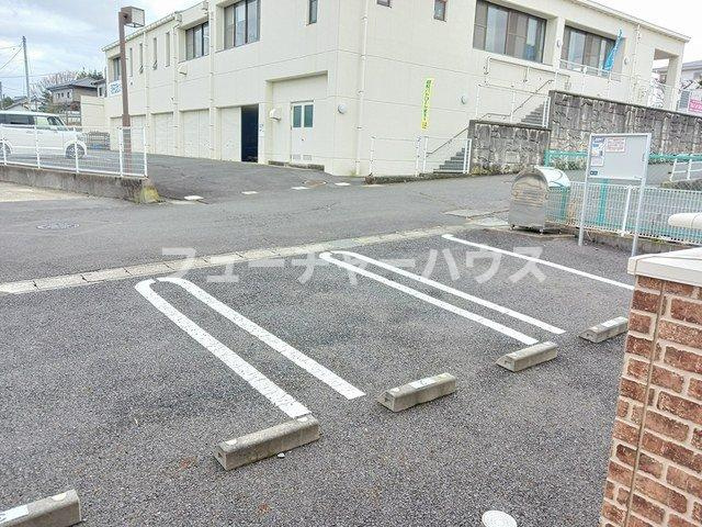 セレノプラシードⅡの駐車場|カースペースがあります