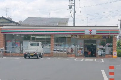 レオパレスパインズの周辺