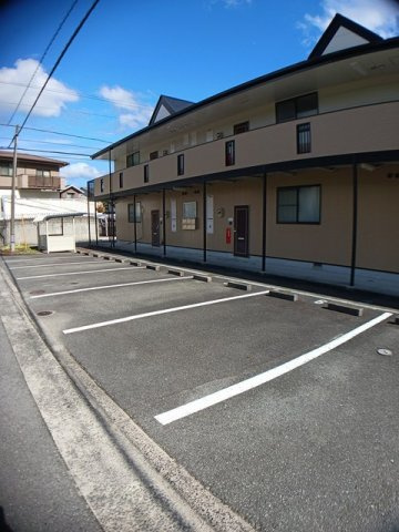 サンドミールの駐車場
