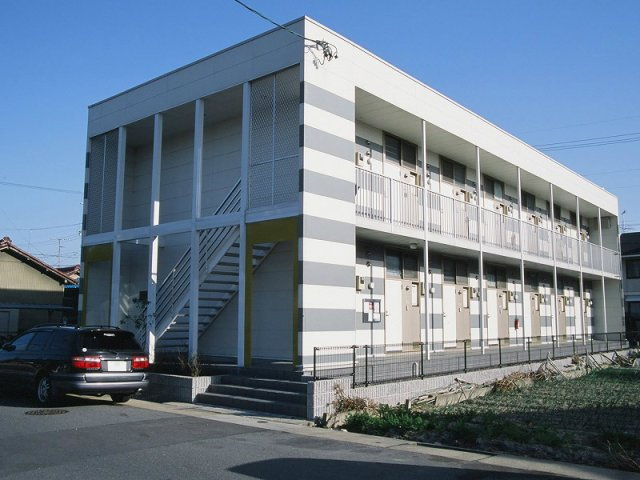 レオパレスアジマの外観