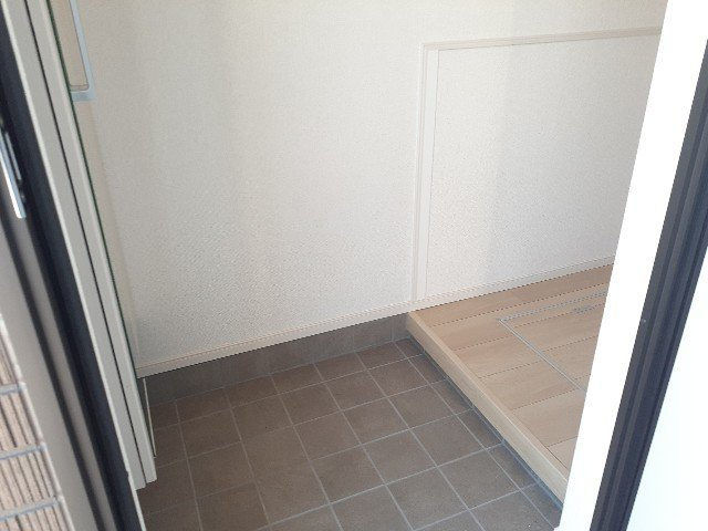 ｉｚｕｍｉ１（イズミ１）の玄関