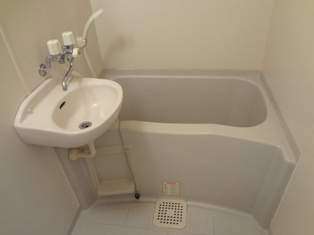 レオパレスＮＯＤＡⅡの浴室|風呂トイレ別！