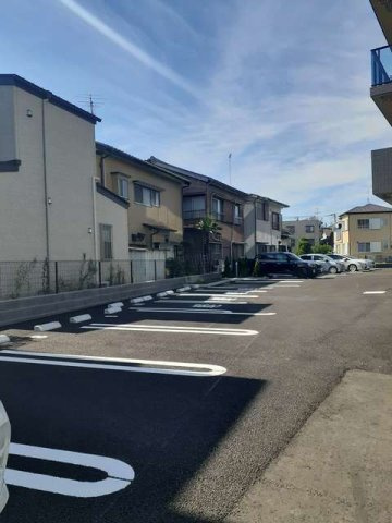 マリーナコートの駐車場