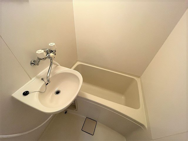 レオパレスフルヤの浴室