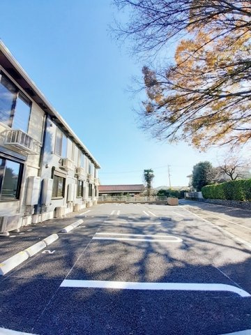チェレステの駐車場
