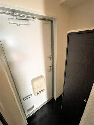 クレイノＭＩＲＡＩの玄関