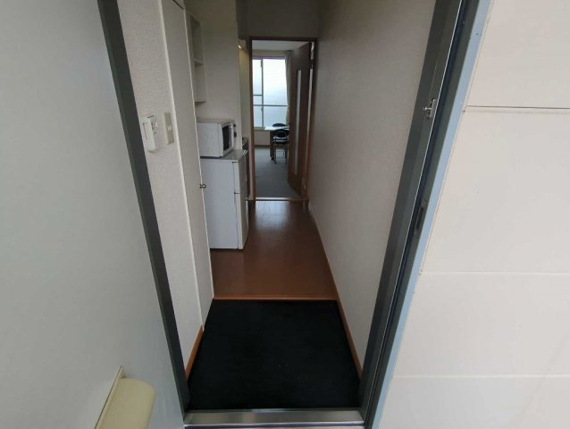 レオパレスジゴジ１の玄関
