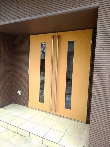 プラシード北円山のエントランス