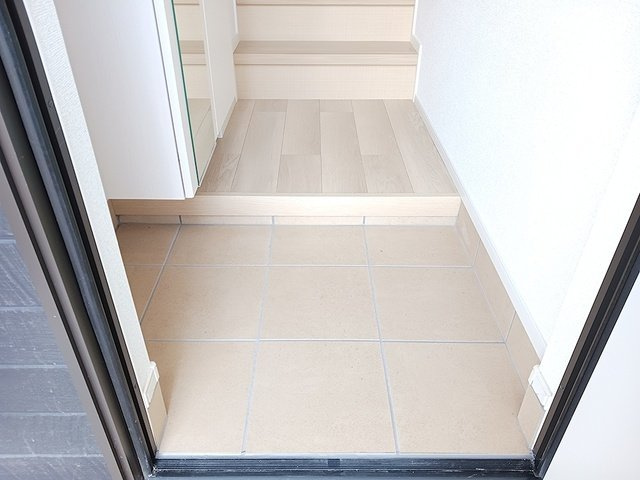 ビオレタＡの玄関