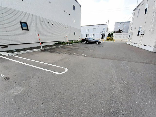 スピリッツの駐車場