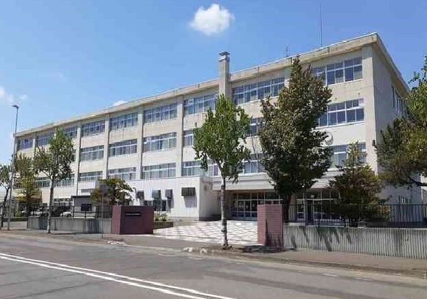 Ｅａｓｔ・Ｇａｒｄｅｎの周辺|厚別中学校まで1100m