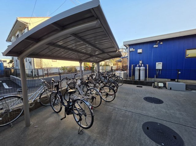 レオパレスメープルのその他|自転車置き場
