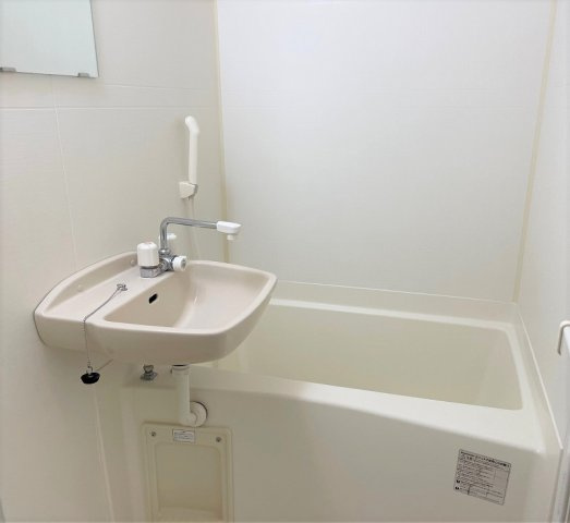 レオパレスエル　リーオの浴室