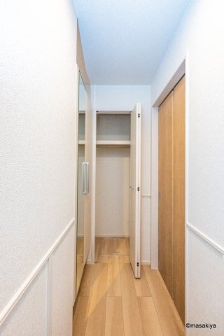 コスモス若槻の玄関
