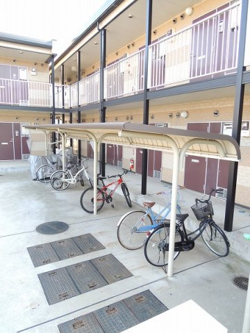 レオパレス中畑のその他|屋根付き駐輪場