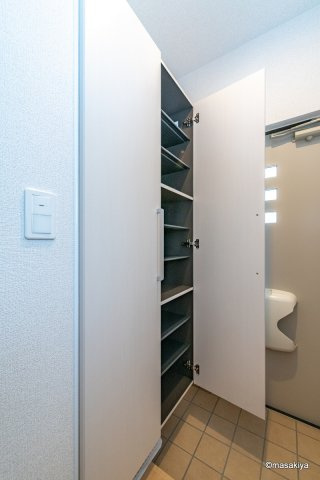 シャルマン櫻街　十番館の玄関