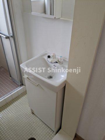新東ハイツの独立洗面台