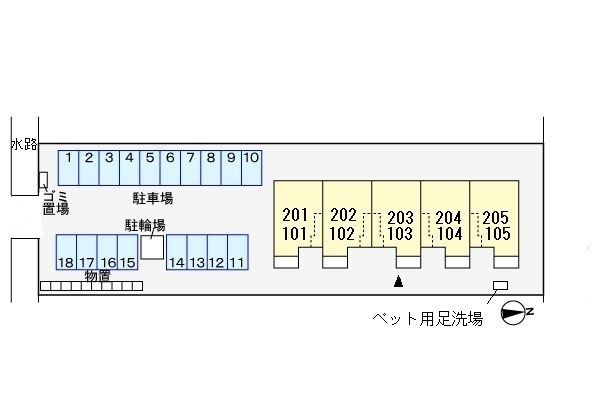 パストラーレ・アキの駐車場