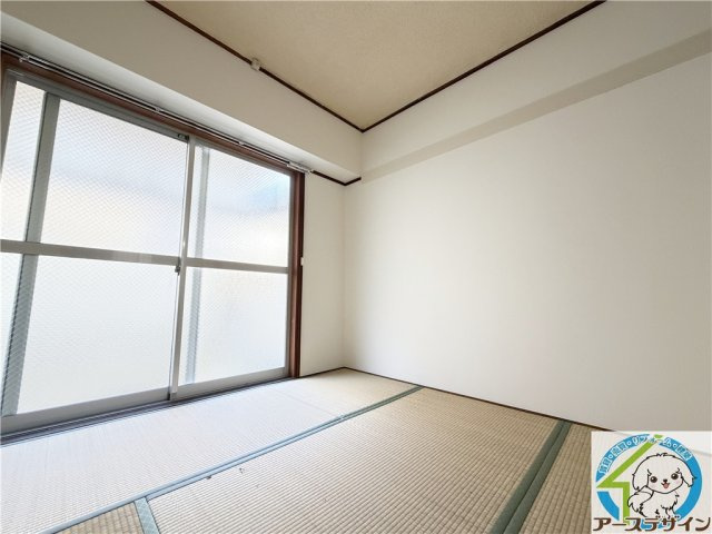 明石市樽屋町のアパートの和室