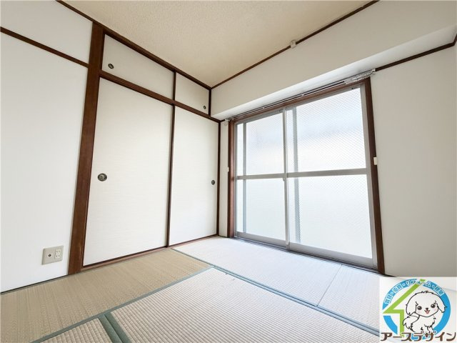 明石市樽屋町のアパートの内装