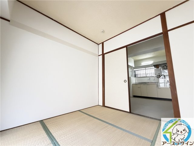 明石市樽屋町のアパートの和室