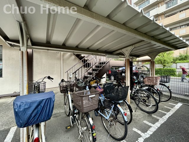 オリンポス八広の駐輪場|【自転車置き場】最新の空き状況や費用などの詳細は担当スタッフまでお問い合わせください。