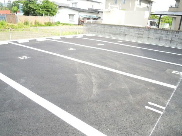 ヘリテイジ矢巾 C棟の駐車場