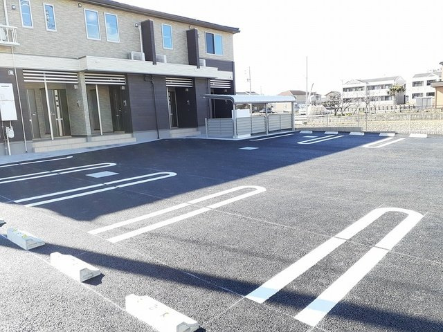 ビスタ小牧の駐車場