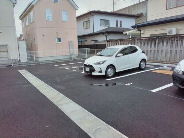 MEZY南仙北の駐車場