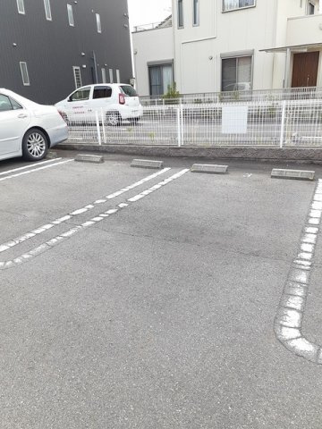 チェリーコッティⅠの駐車場