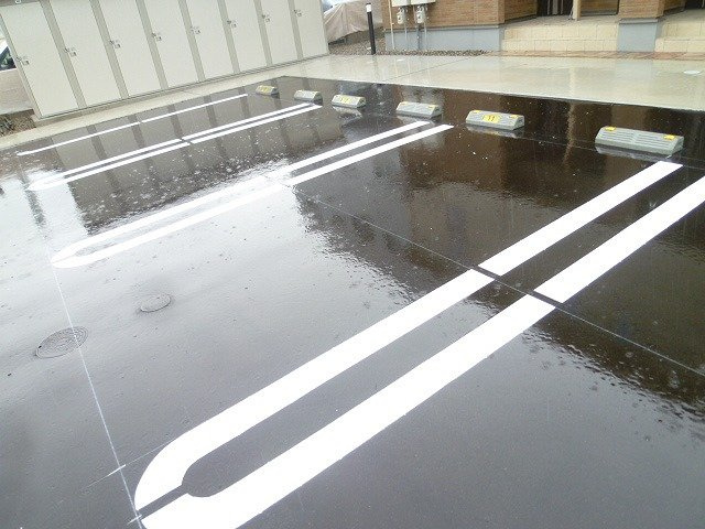 アン・ジュールⅢの駐車場